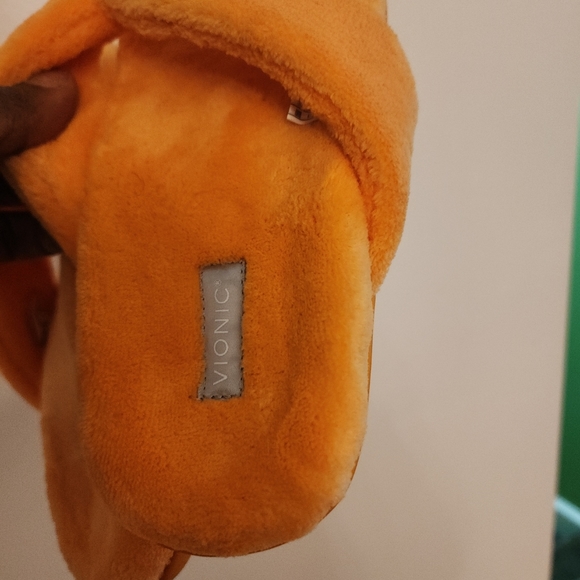 Vionic Lydia Orthaheel Technology Thong Sandals - Picture 7 of 8